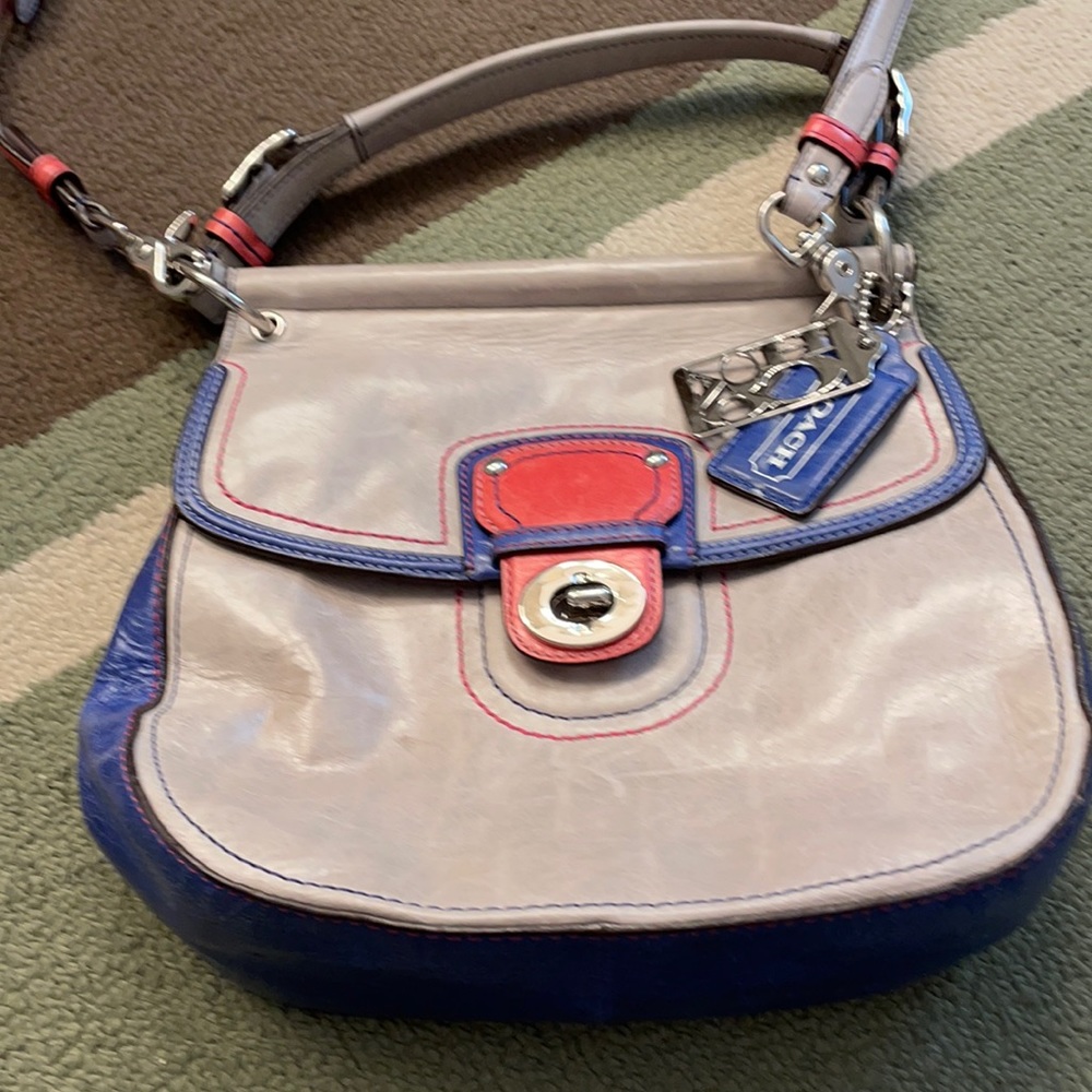 EUC Unique Coach geniune leather crossbody bag.
